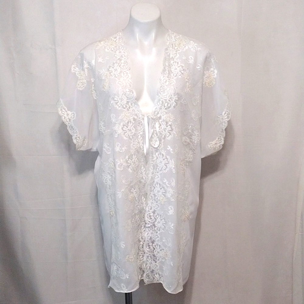 Victoria’s Secret Sheer Lace Embroidered Bridal Robe M Elegant Romantic Lingerie
